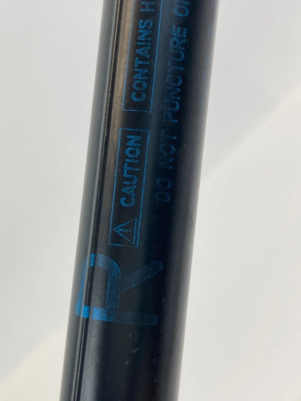 2001-2007 FORD ESCAPE REAR TRUNK LIFTGATE LIFT SUPPORT STRUTS SHOCKS PAIR SET