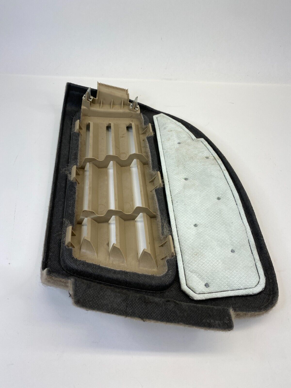 08-13 Buick Enclave Inner Rear Left Quarter Panel Pressure Relief Vent 15858033