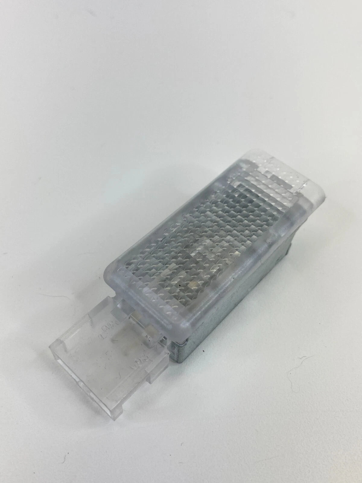 2009-2017 VOLKSWAGEN CC FRONT GLOVE BOX INTERIOR LIGHT ASM OEM FACTORY 7L0947415
