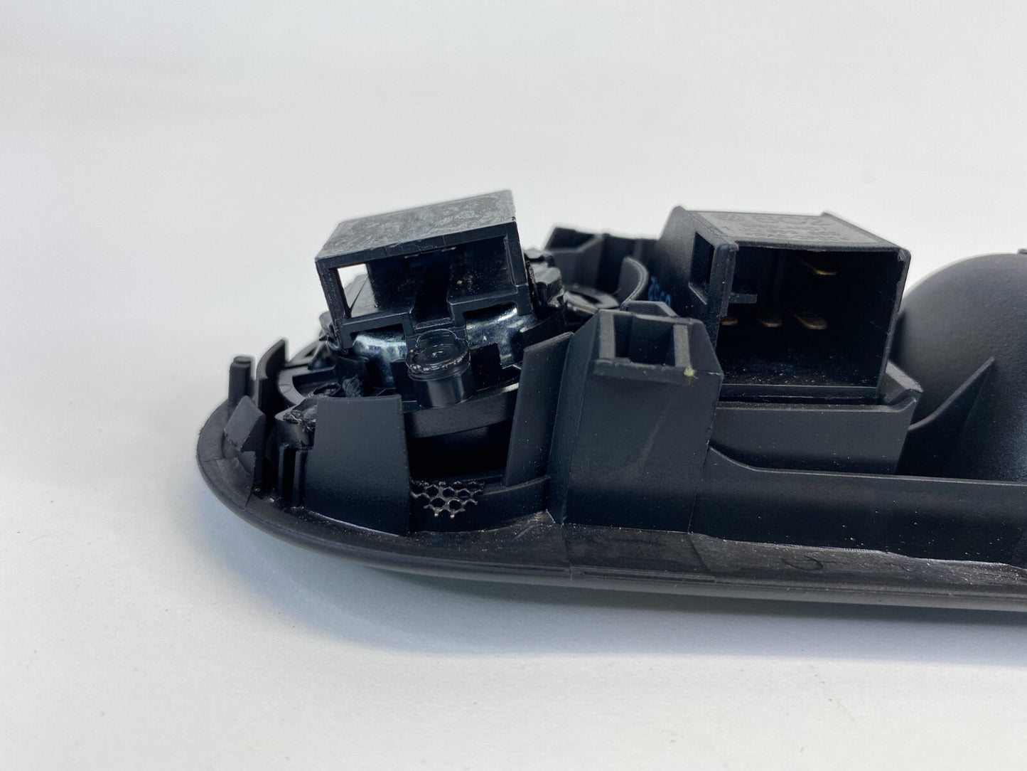 01-05 VW Passat Rear Left Interior Door Handle w Switch & Tweeter 3B0839113 OEM