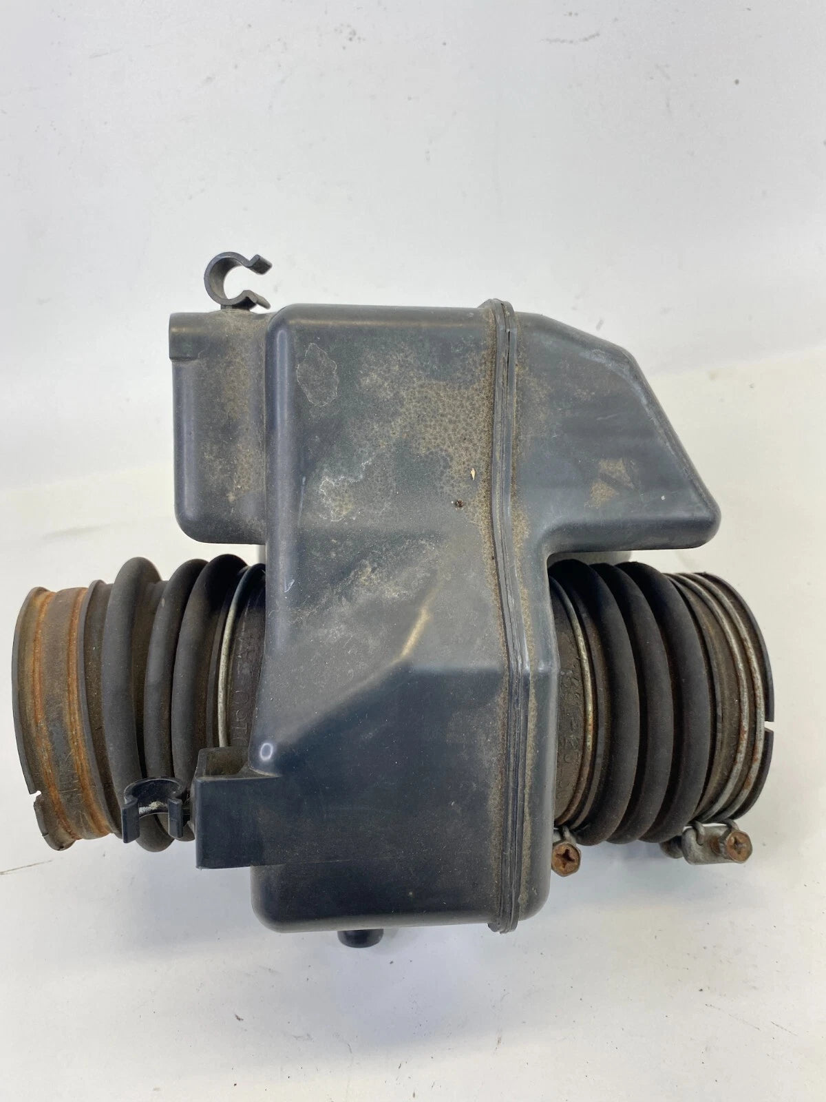 02 03 LEXUS ES300 04-06 ES330 AIR INTAKE RESONATOR BOX DUCT TUBE 17893-20070 OEM