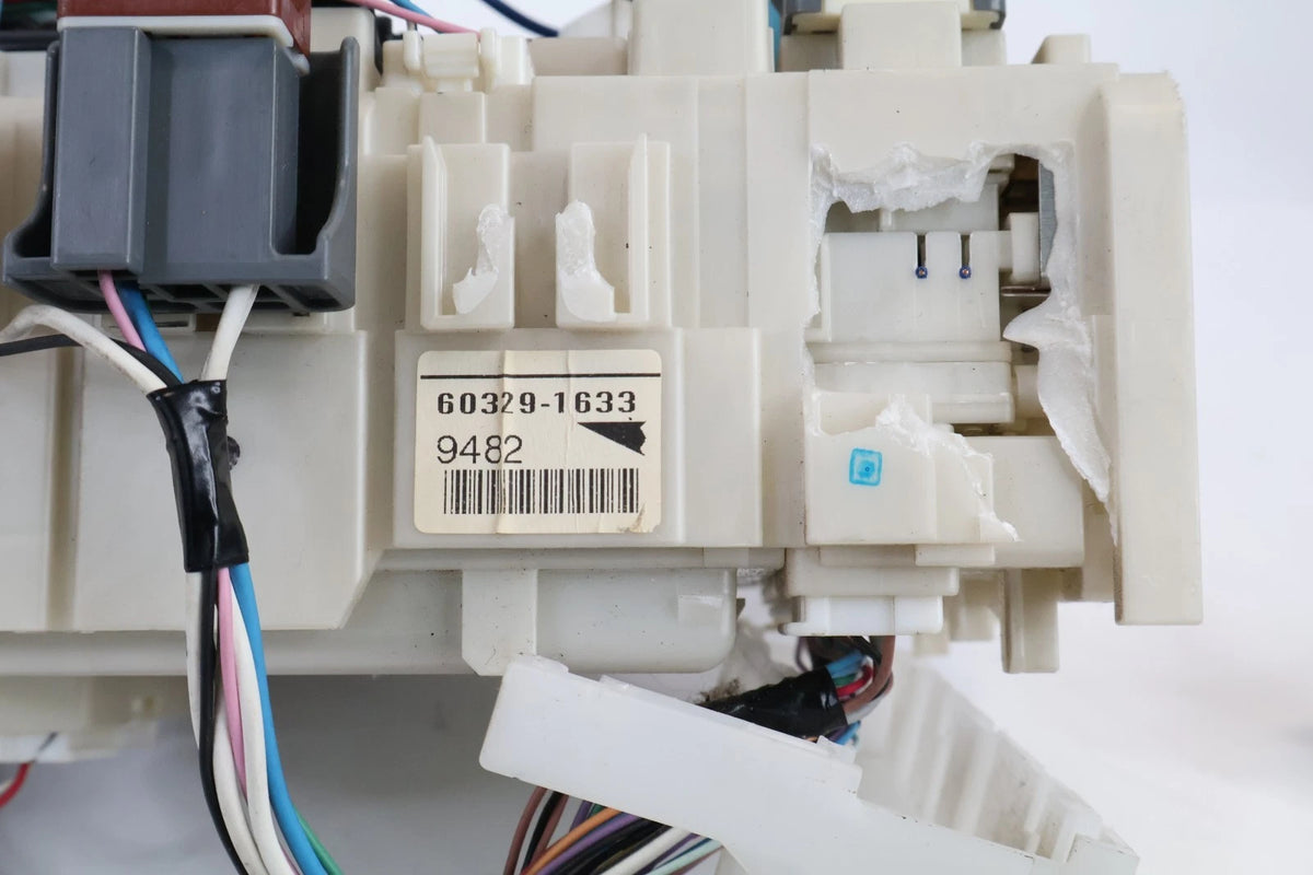 2007-2009 TOYOTA YARIS INTERIOR CABIN FUSE BOX RELAY PANEL OEM 82730-52610