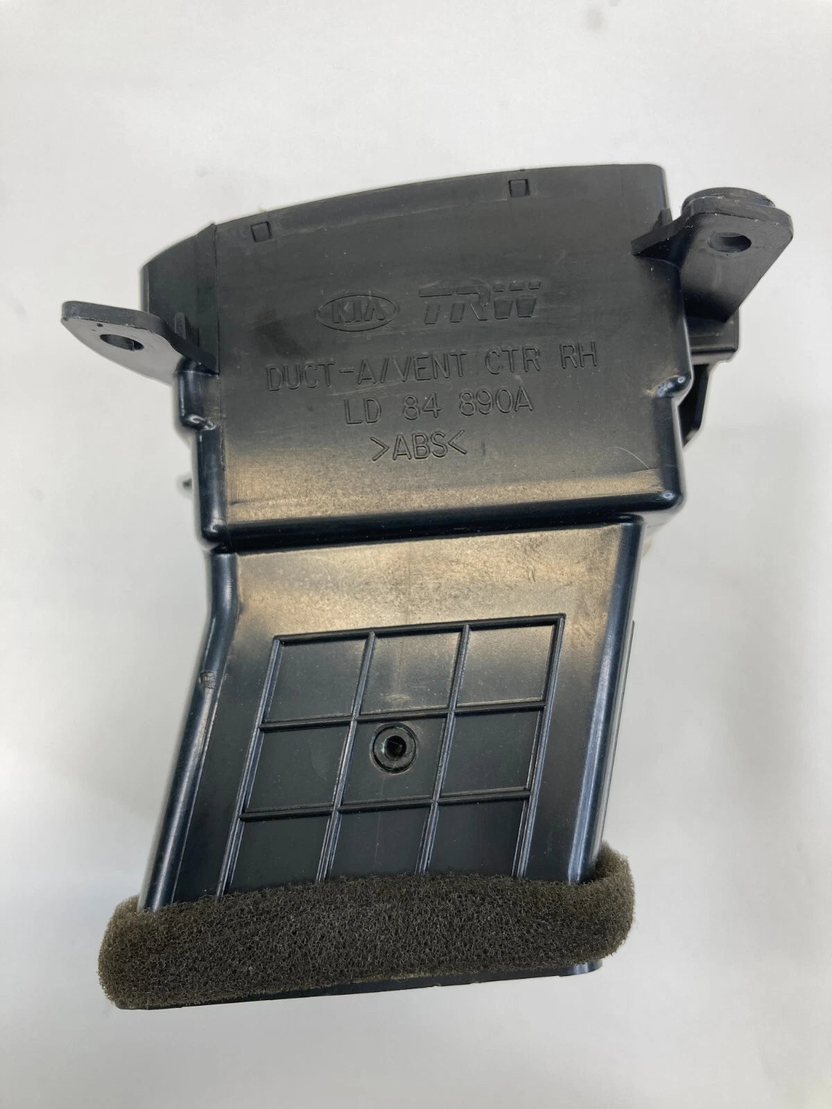 2004-2006 KIA SPECTRA DASH CENTER RIGHT SIDE PANEL A/C HEAT VENT LD-84-890A OEM