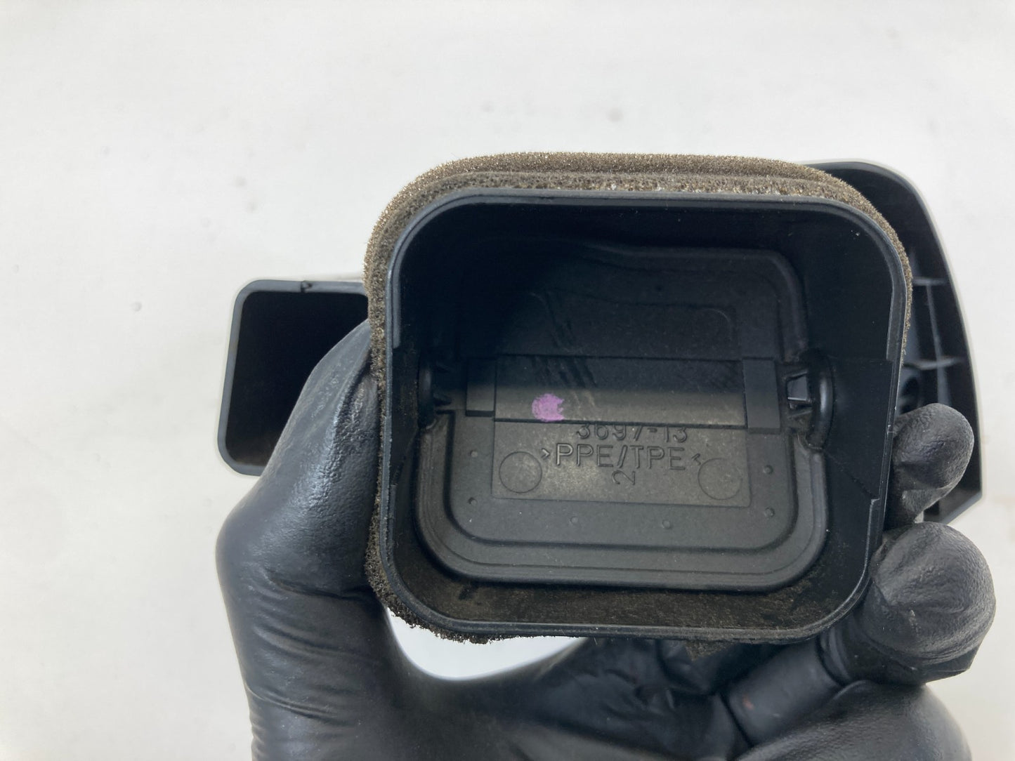 99 00 BMW 323i Dash Right Passenger Side AC Air Vent Grille Outer 64228361898