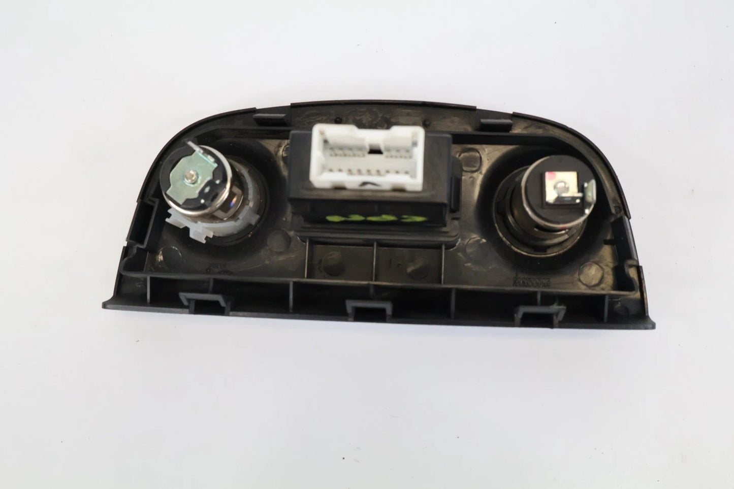 2006-2011 HYUNDAI ACCENT JACK AUX IPOD USB PORT CONNECTOR BEZEL OEM