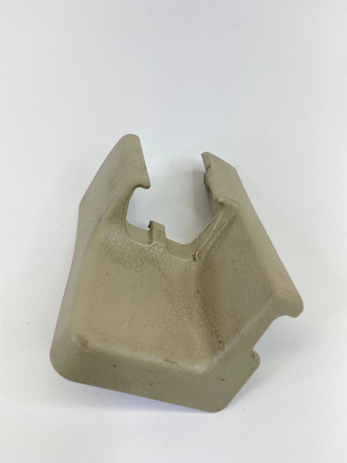 2006-2010 INFINITI M35 FRONT LEFT SEAT TRACK END INNER COVER 87558-EG000 OEM