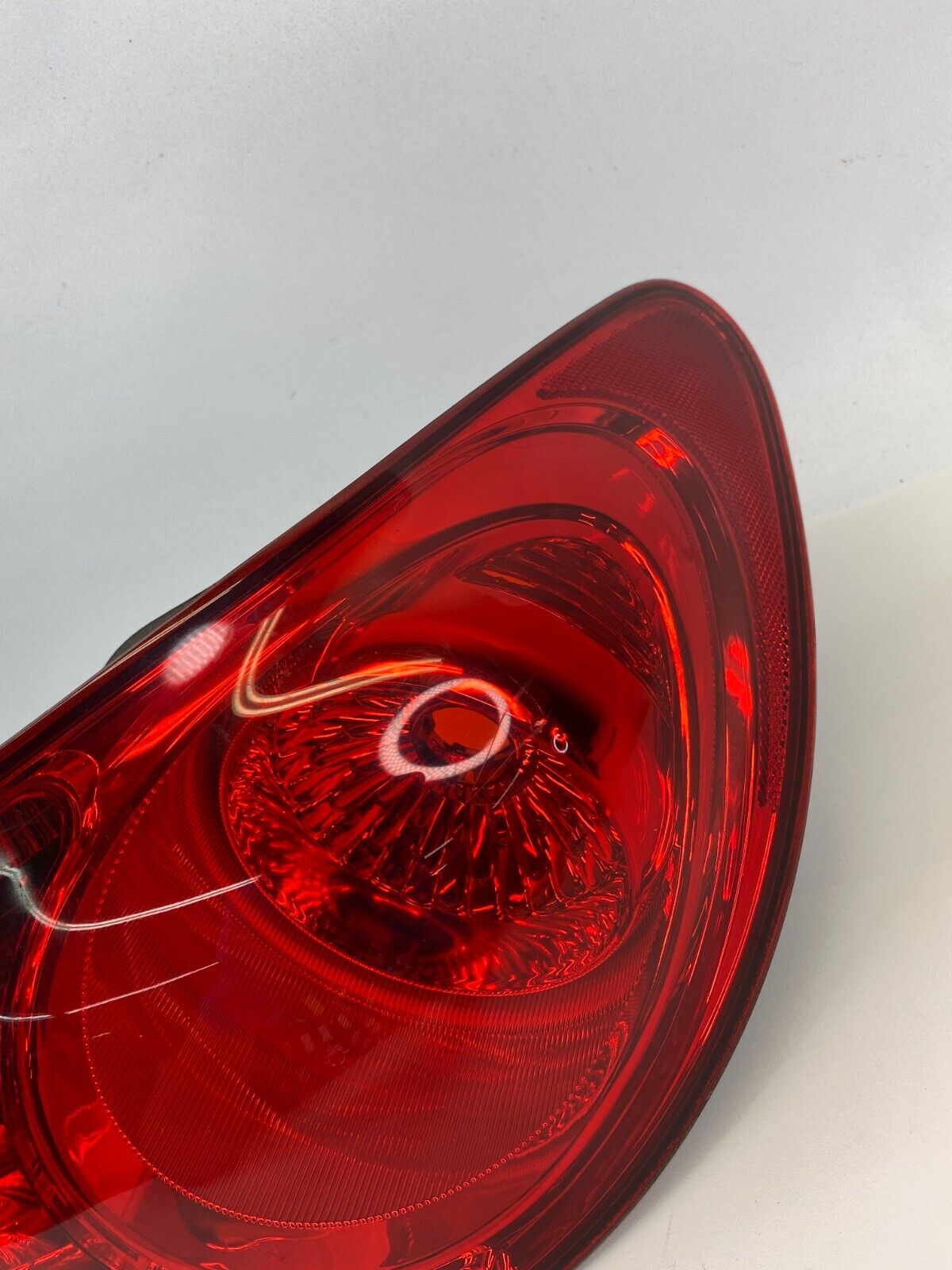 2007-2010 Hyundai Elantra Sedan Rear Right Side Taillight Outer Tail Lamp OEM