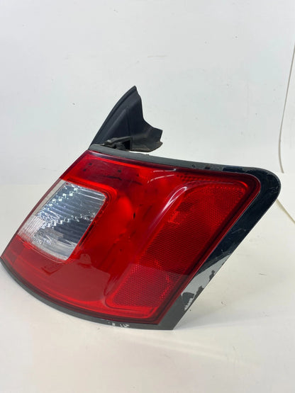 2010-2012 FORD TAURUS REAR RIGHT PASSENGER OUTER QUARTER TAIL LIGHT TAILLIGHT