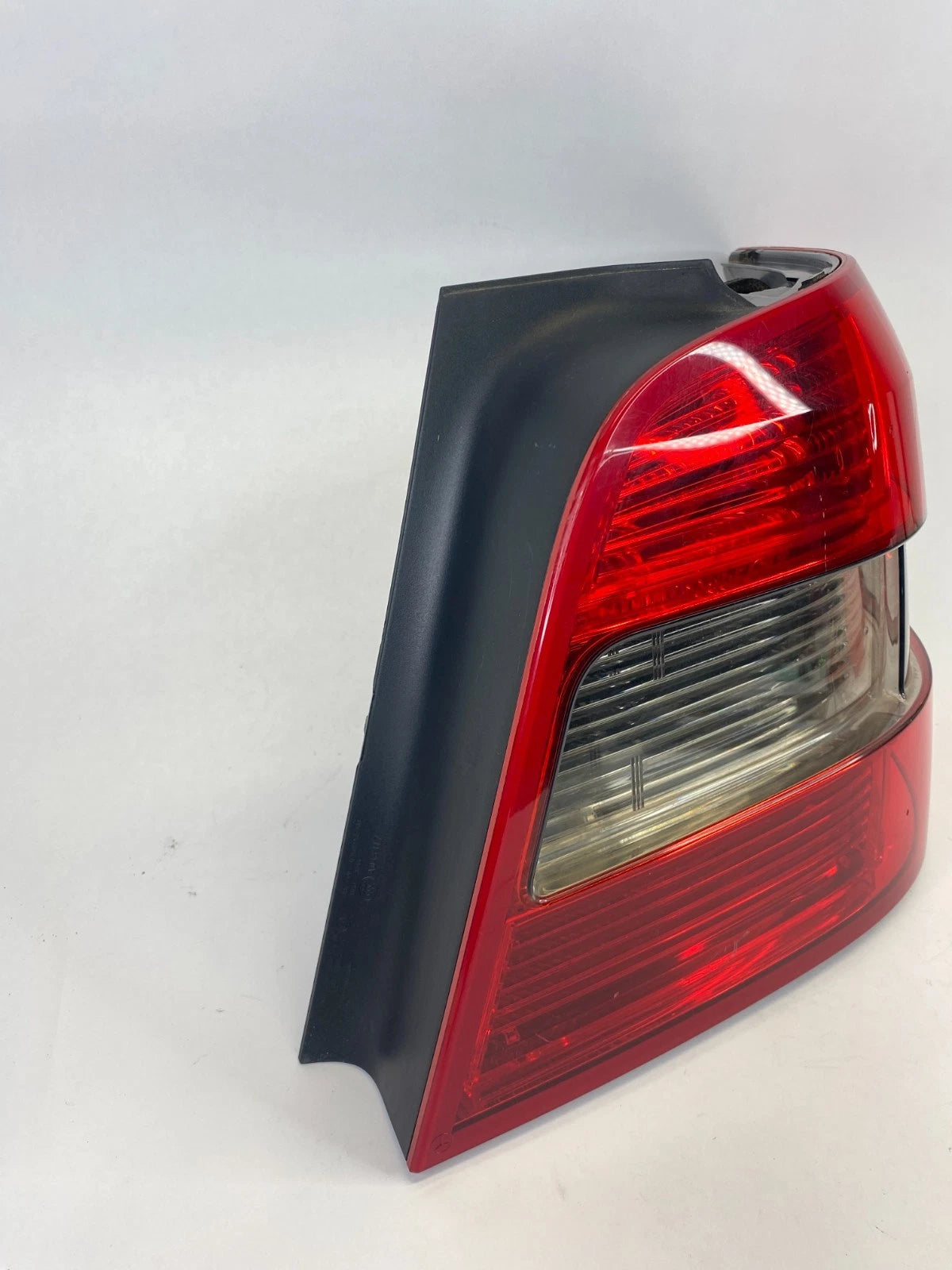 2010-2012 MERCEDES GLK350 REAR RIGHT PASSENGER TAIL LIGHT LAMP OEM A2048201464