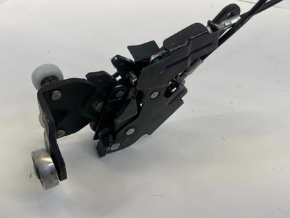 05-10 HONDA ODYSSEY RIGHT PASSENGER SLIDING DOOR LOWER ROLLER LATCH W/ CABLE OEM