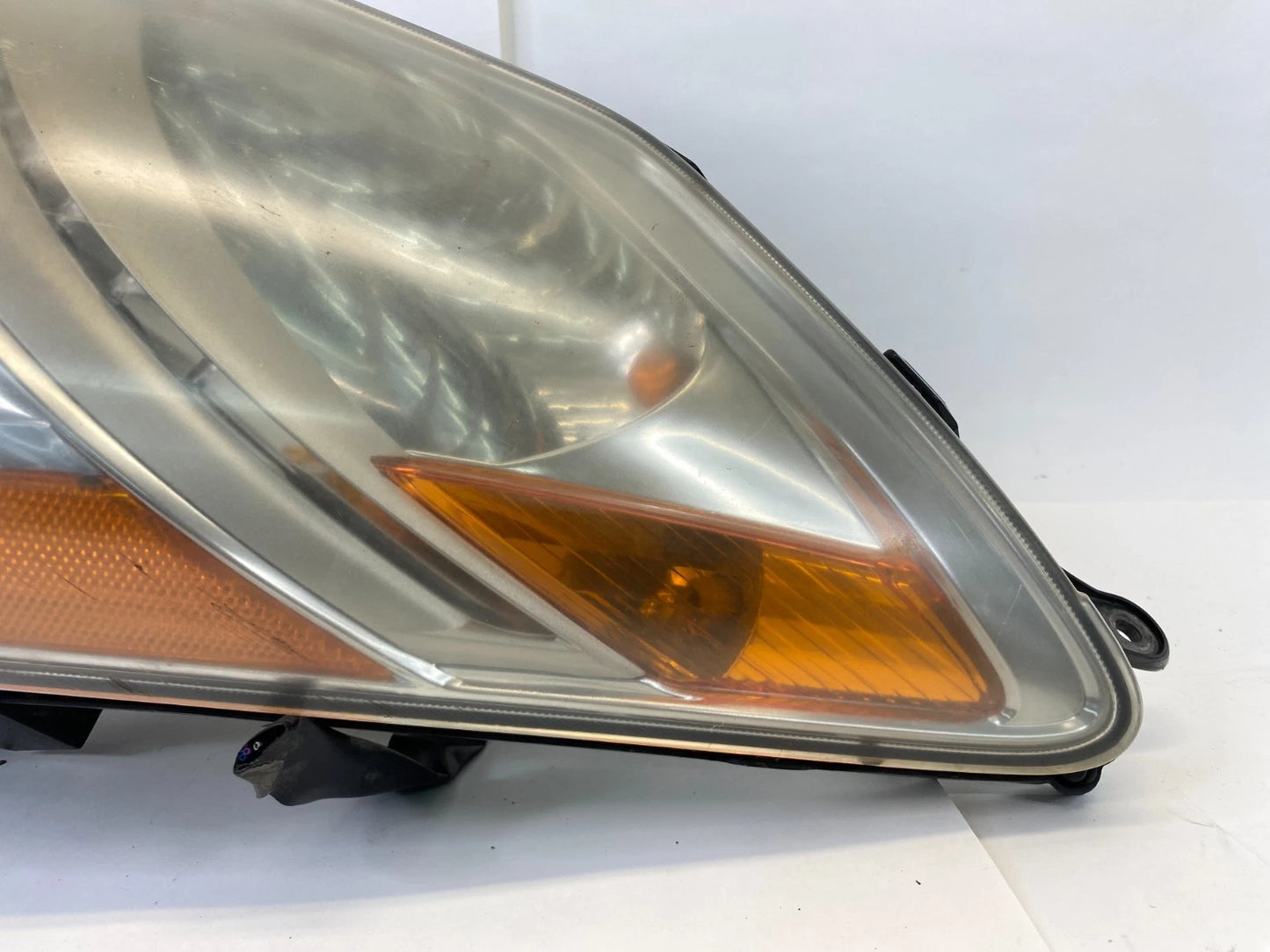 2006-2009 TOYOTA PRIUS LEFT DRIVER LH SIDE HEADLIGHT HALOGEN HEADLAMP OEM