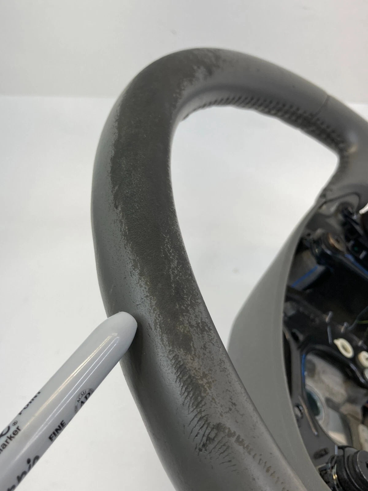 2006 2007 BUICK LUCERNE SEDAN 4-DR LEFT STEERING WHEEL W/CONTROLS 15846413 OEM