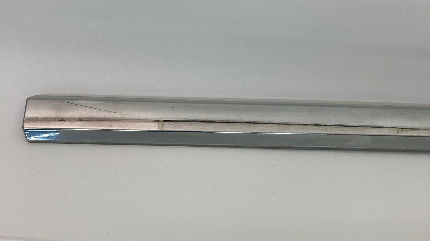 06 07 JEEP GRAND CHEROKEE FRONT RH PASSENGER DOOR LOWER MOLDING 04806274AA OEM