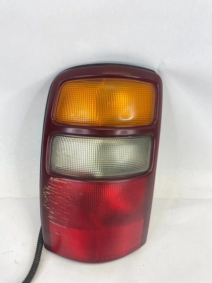 2000-2006 CHEVROLET TAHOE YUKON LEFT DRIVER SIDE TAILLIGHT TAIL LIGHT 16525375