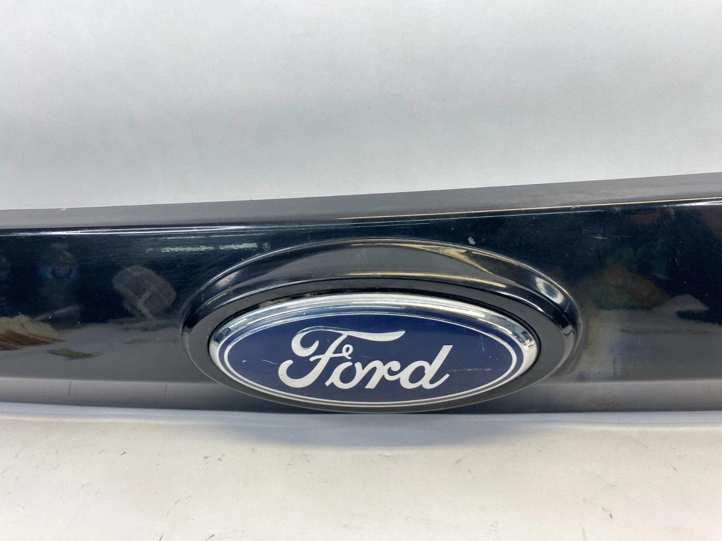 2008 09 10 11 2012 FORD ESCAPE TRUNK TAILGATE FINISH PANEL BEZEL TRIM MOLDING