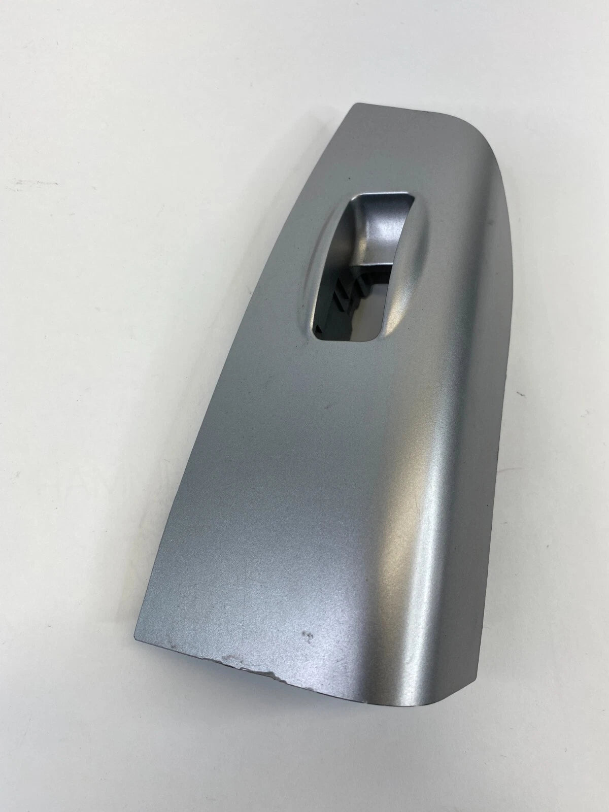 2005-2010 KIA SPORTAGE REAR LEFT WINDOW SWITCH BEZEL TRIM PANEL OEM 93580-1F000