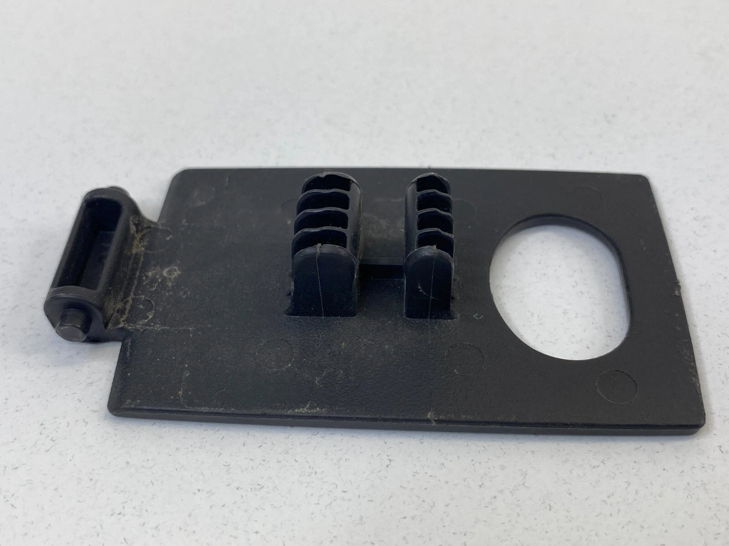 2005 05 SAAB 9-3 93 SEDAN SEAT CHILD ANCHOR HOOK COVER CAP TRIM PANEL OEM