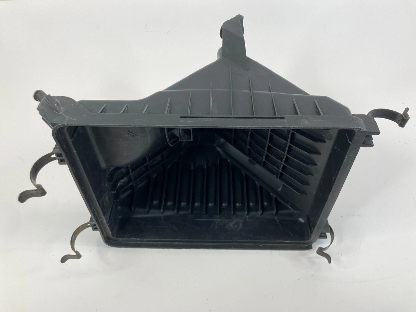 2011-2014 HYUNDAI SONATA 2.4L AIR CLEANER FILTER BOX LOWER CASE OEM 28112-3Q100