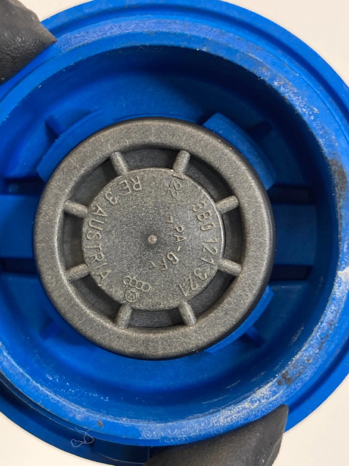 2009-2017 VOLKSWAGEN CC ENGINE RADIATOR FLUID COOLANT RESERVOIR CAP OEM
