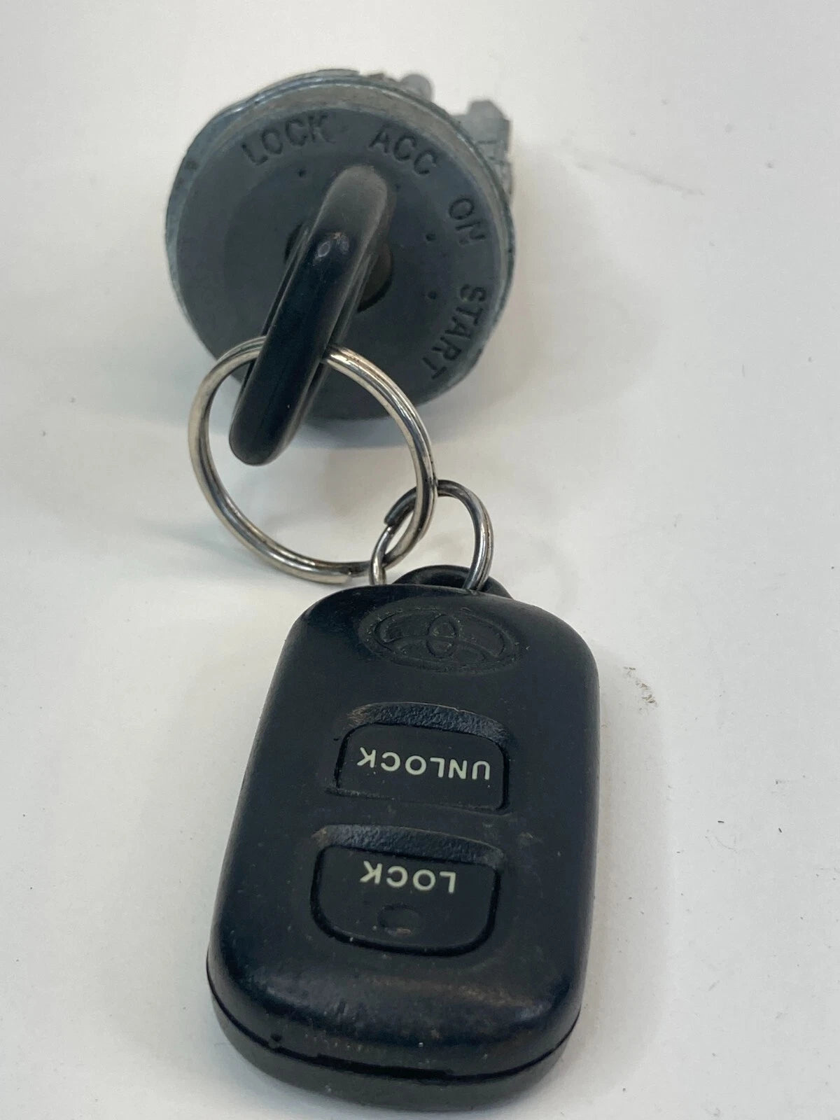 03 04 TOYOTA COROLLA 03-05 MATRIX IGNITION SWITCH LOCK CYLINDER W/ KEY OEM