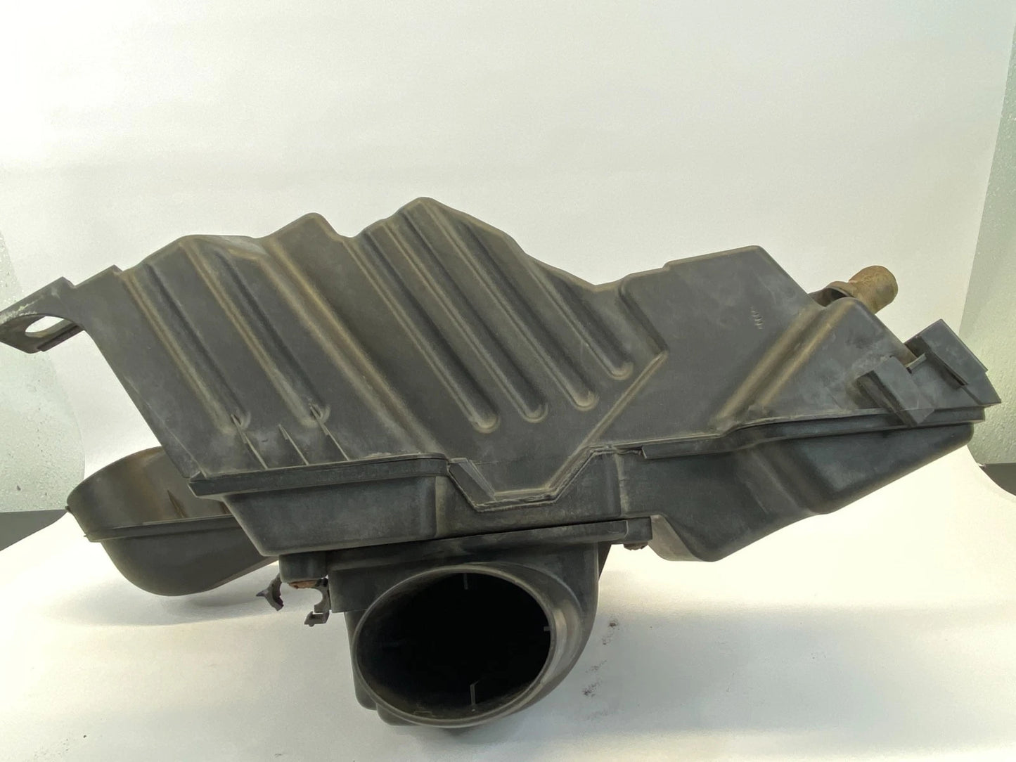 95-05 PONTIAC SUNFIRE 2.2L 8V AIR CLEANER FILTER BOX HOUSING ASSY OEM 24577590