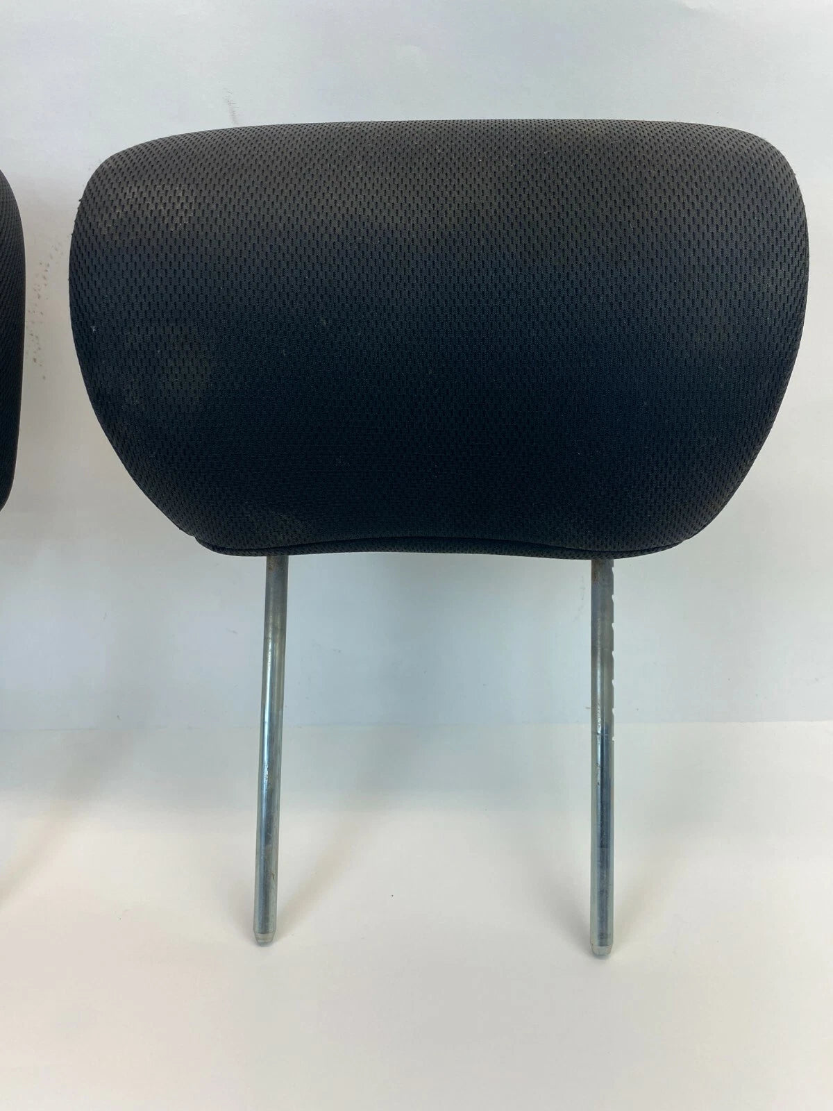 2005-2007 SUZUKI AERIO FRONT SEAT HEADREST LEFT AND RIGHT PAIR SET OEM