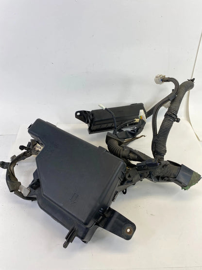 2004-2009 Toyota Prius 1.5L AT Engine Compartment Fuse Relay Box w Small Fuse