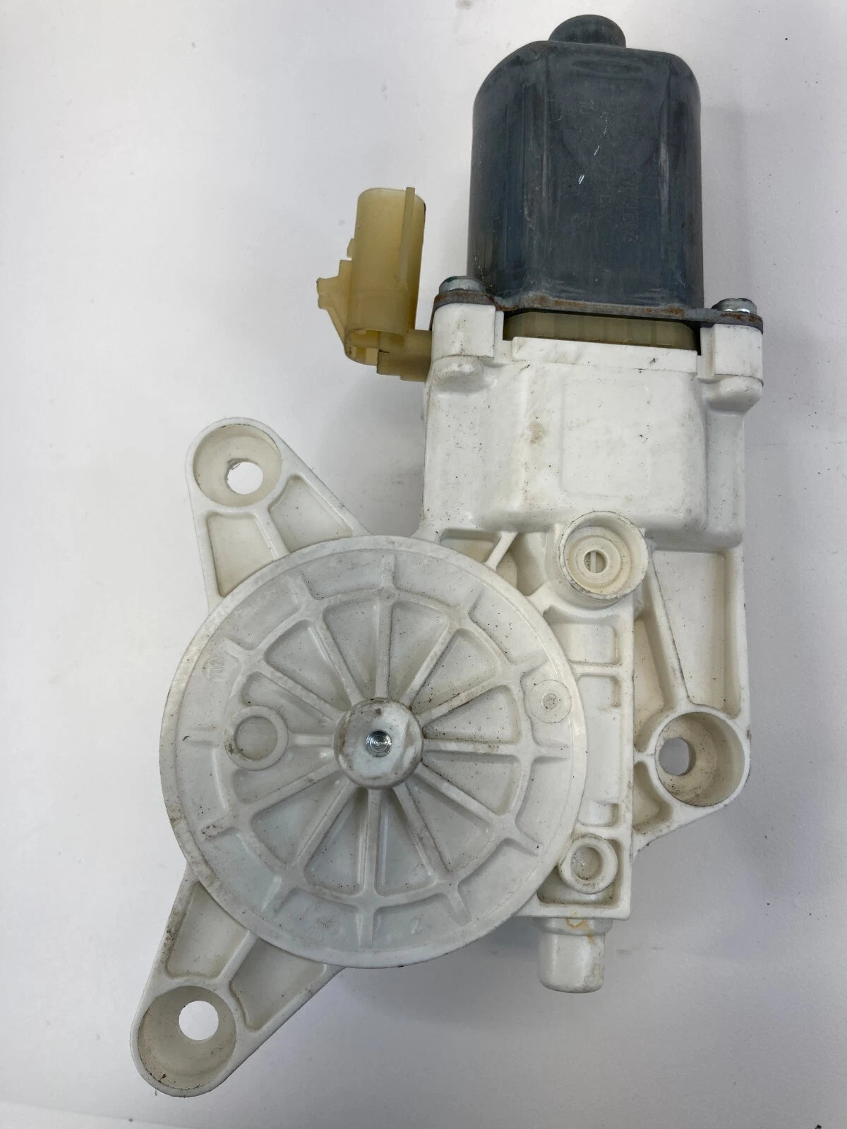 2009-2014 VW ROUTAN REAR LEFT LH SLIDING DOOR POWER WINDOW MOTOR 0130822335 OEM