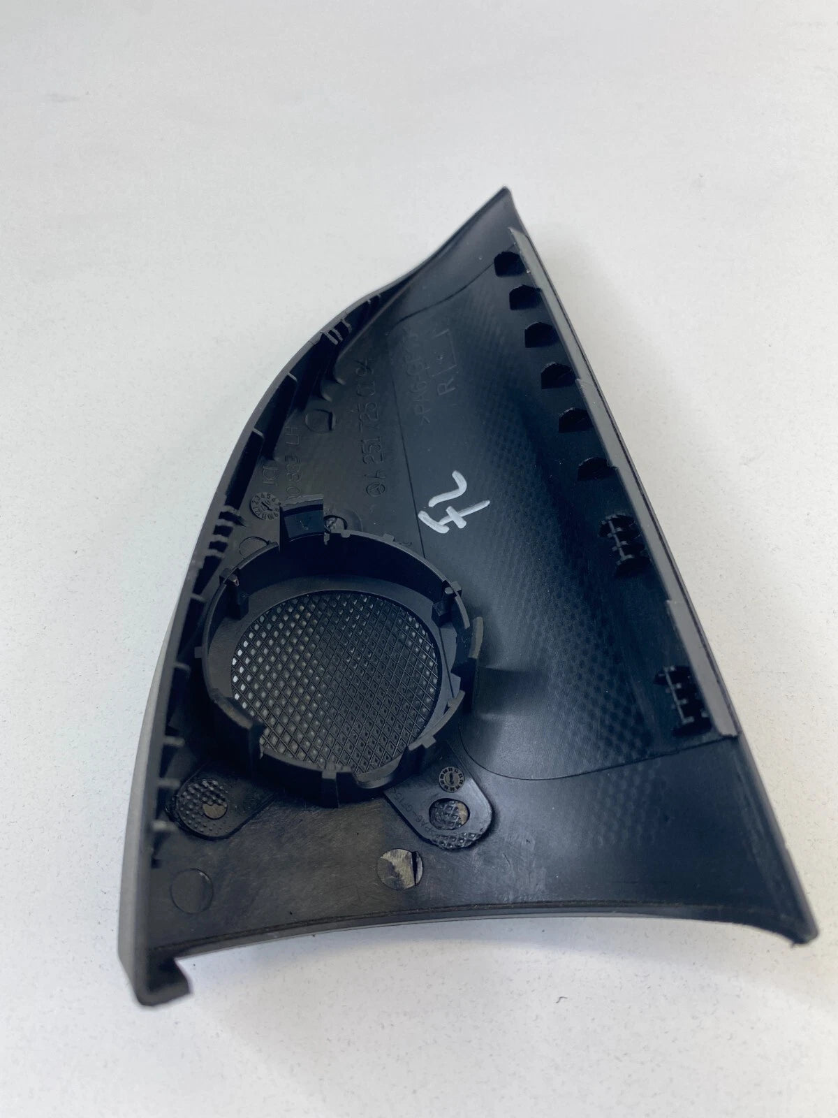 2006-2011 MERCEDES-BENZ R350 FRONT LEFT DOOR TWEETER SPEAKER BEZEL A2517250194