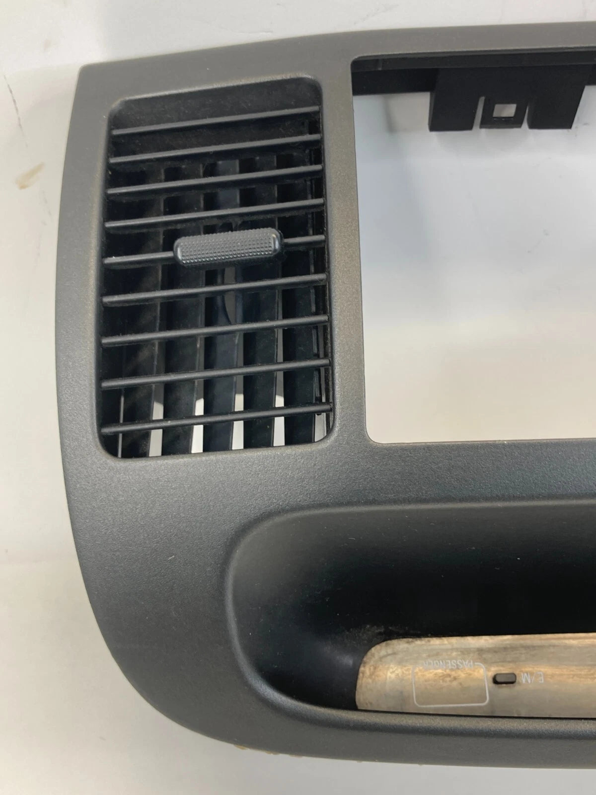 2004-2006 TOYOTA CAMRY DASH RADIO CLOCK BEZEL TRIM PANEL W/AIR VENT OEM