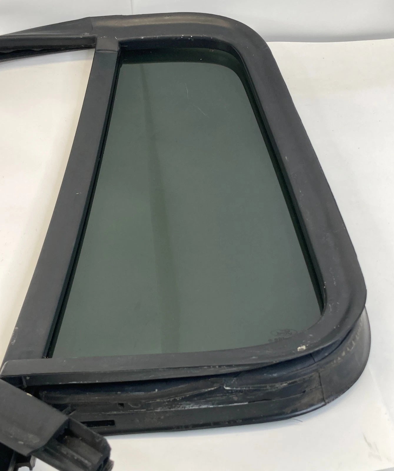 2002-2005 Ford Explorer Rear Right Back Door Quarter Vent Window Glass OEM