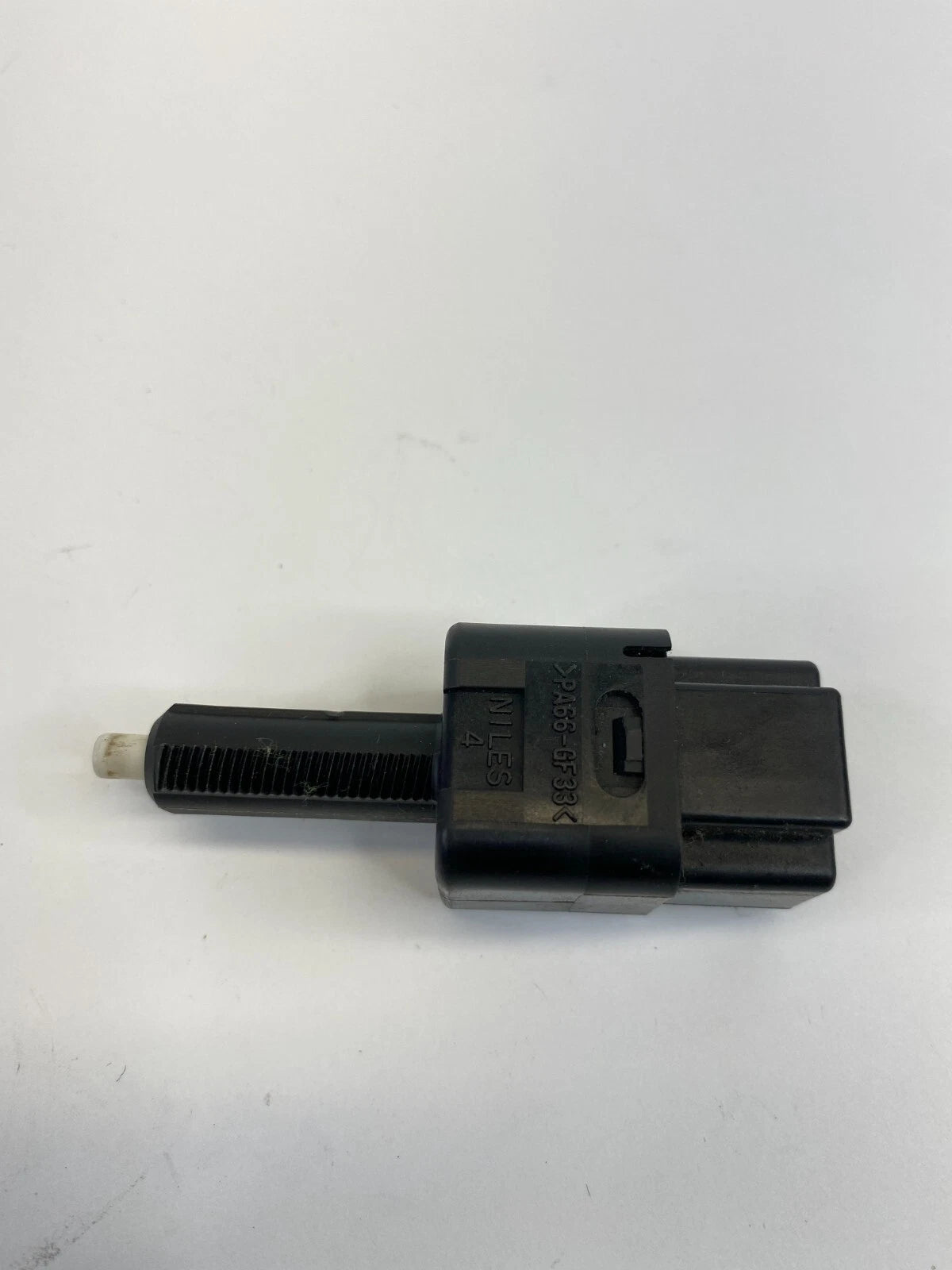 2005-2015 NISSAN XTERRA BRAKE PEDAL STOP LIGHT LAMP SENSOR SWITCH OEM