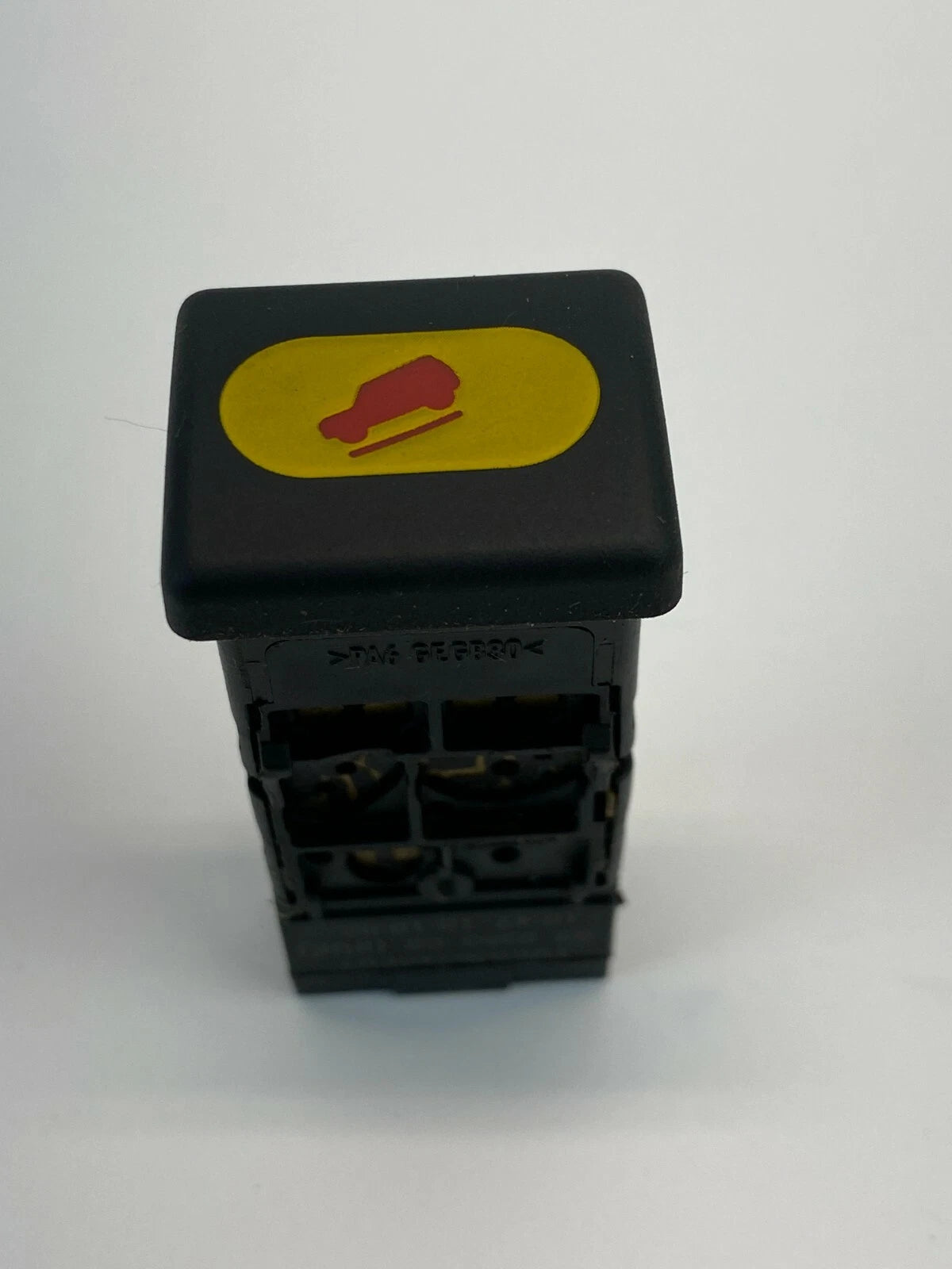 2003 2004 LAND ROVER DISCOVERY HILL DESCENT CONTROL SWITCH BUTTON YUG000740PUY