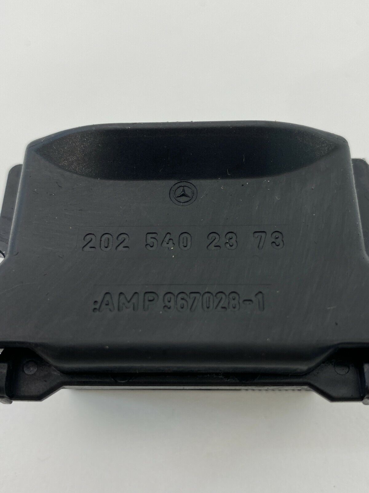 2000-2006 Mercedes-Benz S430 S500 Diagnostic Plug Port Cover Trim 2025402373 OEM