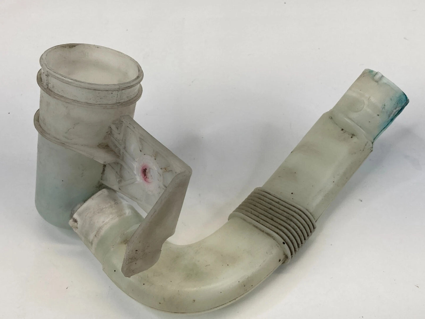 2012-2020 VOLKSWAGEN PASSAT 2012-2018 JETTA WINDSHIELD WASHER FLUID TUBE PIPE