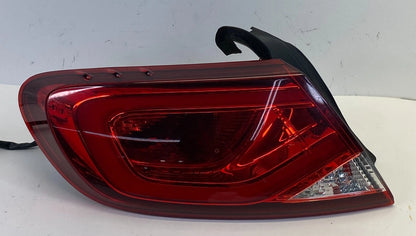 2015-2017 CHRYSLER 200 SEDAN REAR LEFT OUTER TAIL LIGHT TAILLIGHT 68110361AA OEM