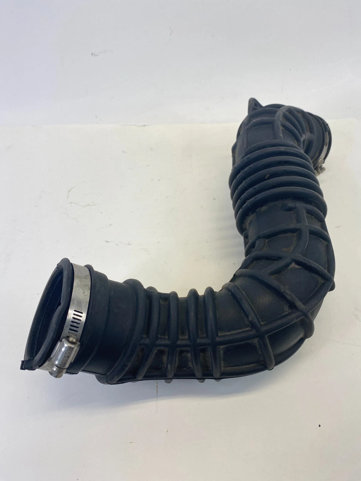 2008-2014 DODGE AVENGER 2.4L AIR INTAKE CLEANER DUCT HOSE TUBE PIPE 04891635AC