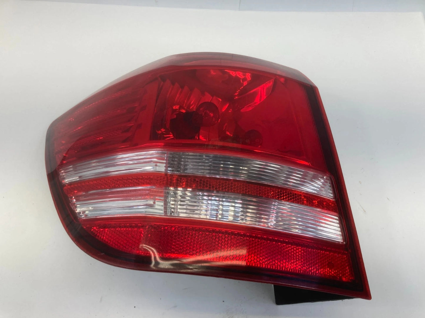 2009-2020 DODGE JOURNEY REAR LEFT OUTER TAIL LIGHT TAILLIGHT LAMP 05067785A OEM