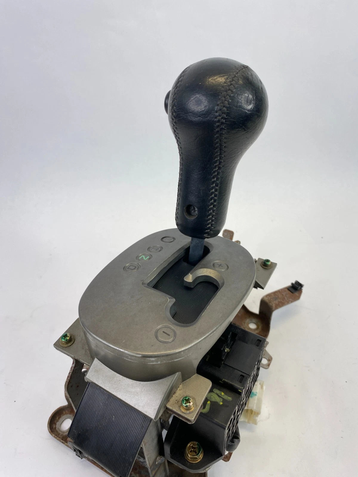 2000-2005 MITSUBISHI ECLIPSE 2.4L L4 A/T FLOOR GEAR SHIFTER LEVER W / KNOB OEM