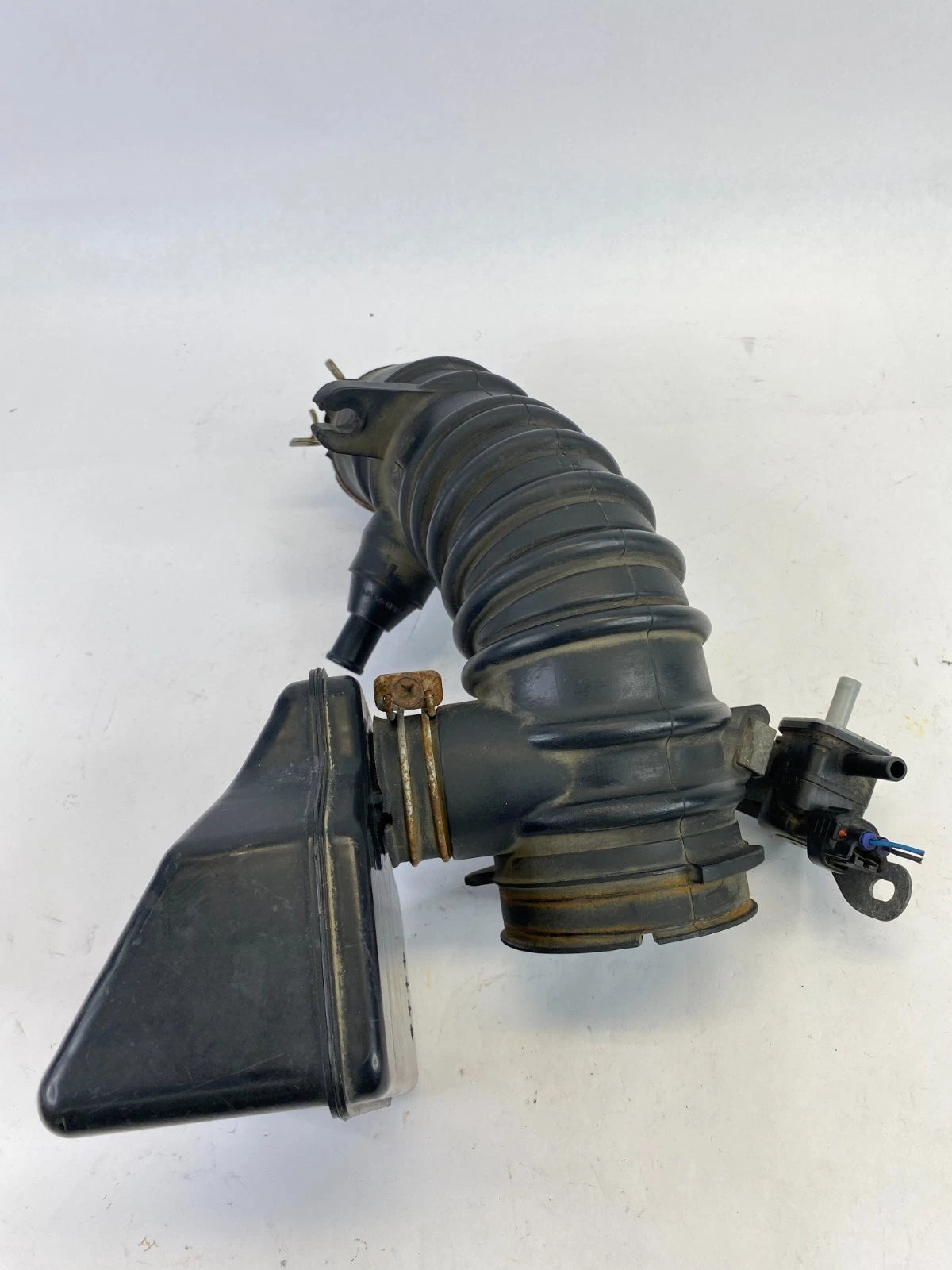 2008-2015 SCION XB AIR INTAKE RESONATOR BOX HOSE DUCT 17894-28130 OEM