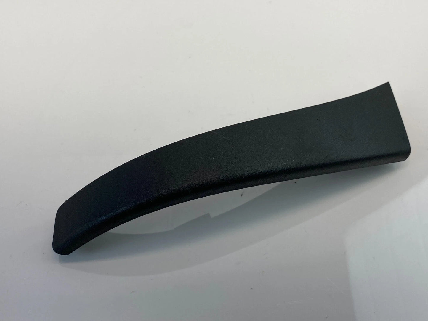 2009-2012 CHEVROLET TRAVERSE REAR RIGHT INNER DOOR PULL HANDLE COVER 15948057