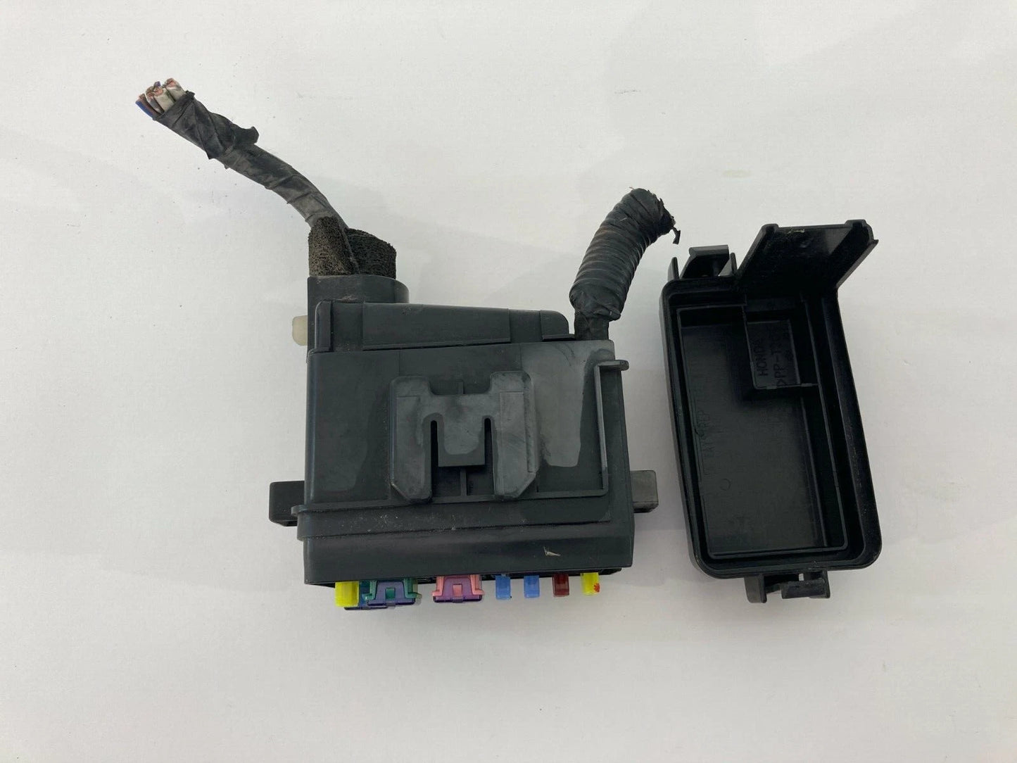 2005 2006 ACURA MDX 3.5L V6 A/T ENGINE COMPARTMENT FUSE BOX UNDER HOOD OEM