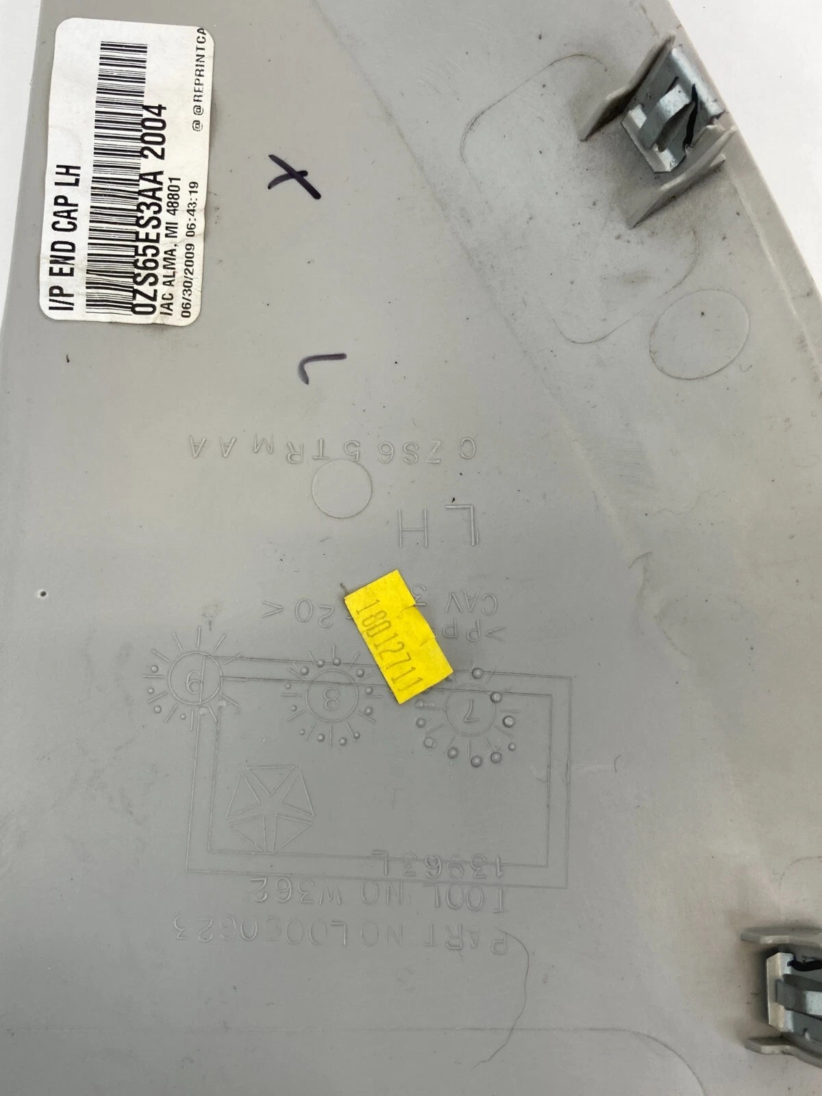 2008-2010 DODGE GRAND CARAVAN DASH LEFT END CAP COVER TRIM ZS65ES3AA OEM