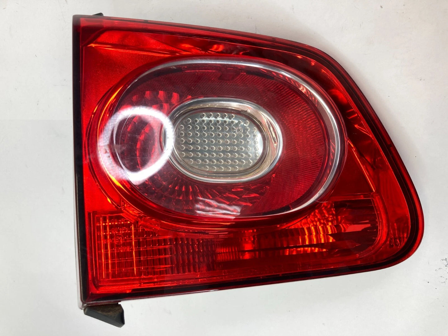 2009-2011 VOLKSWAGEN TIGUAN REAR LEFT SIDE LIFTGATE TAIL GATE INNER TAIL LIGHT