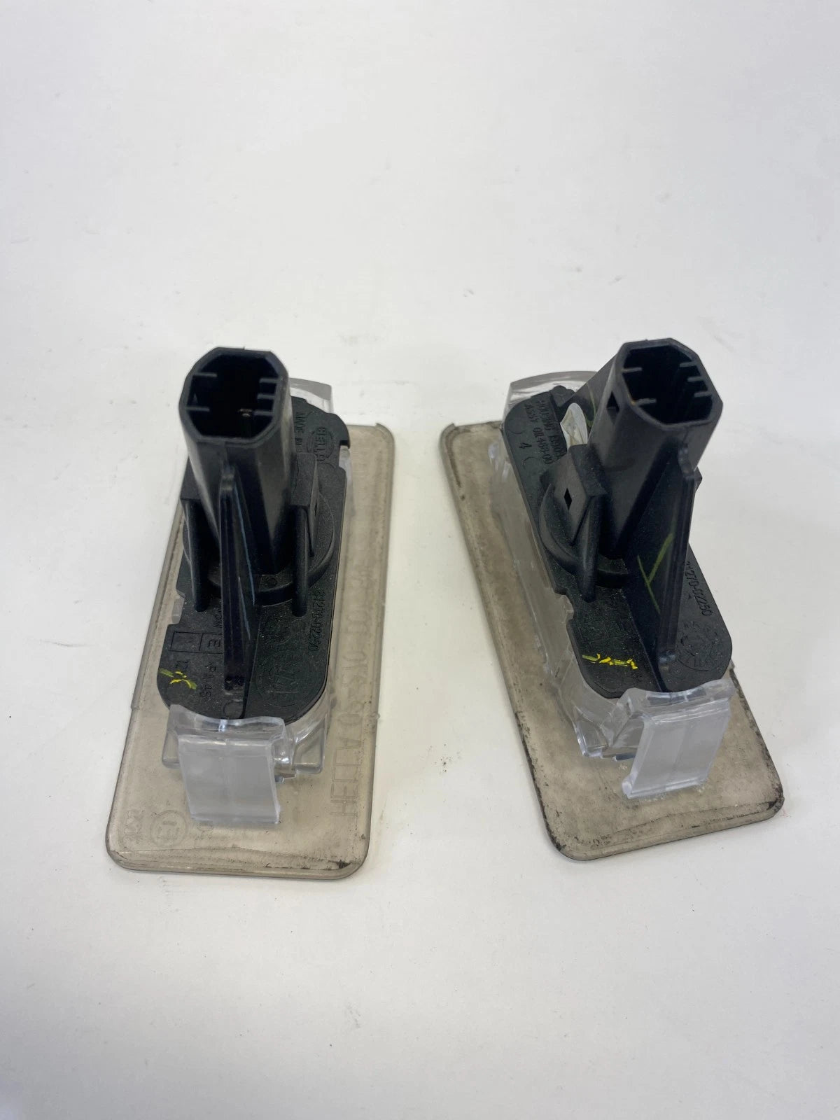 2014-2019 TOYOTA COROLLA REAR LICENSE PLATE LIGHTS PAIR SET ASSEMBLY OEM