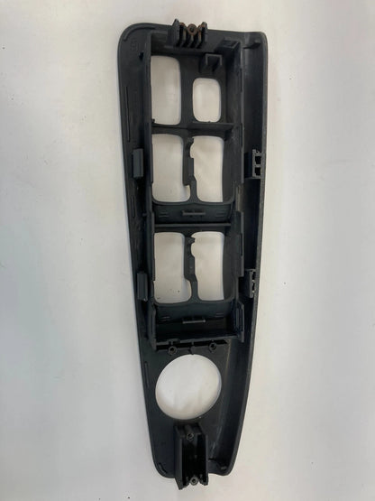 2002-2006 KIA SPECTRA SEDAN 4-DR FRON LEFT DOOR WINDOW SWITCH BEZEL 612W21430