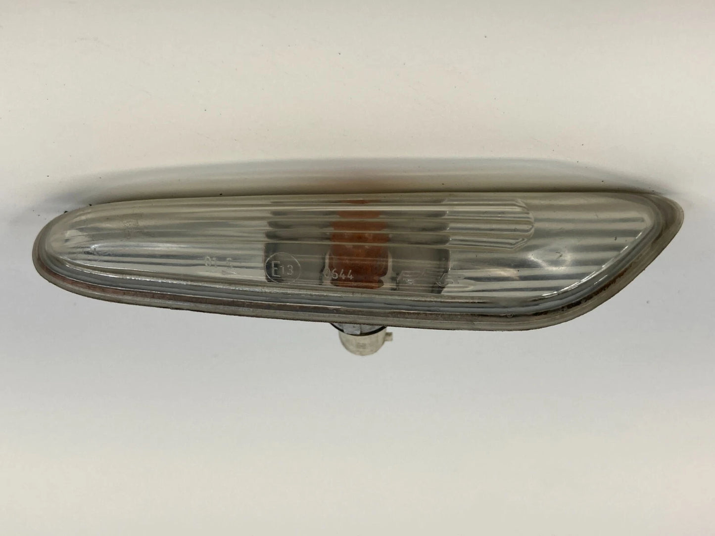2004-2007 BMW 530I 525I FRONT RIGHT PASSENGER SIDE MARKER FENDER LIGHT LAMP OEM