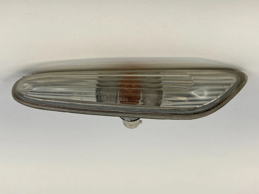 2004-2007 BMW 530I 525I FRONT RIGHT PASSENGER SIDE MARKER FENDER LIGHT LAMP OEM