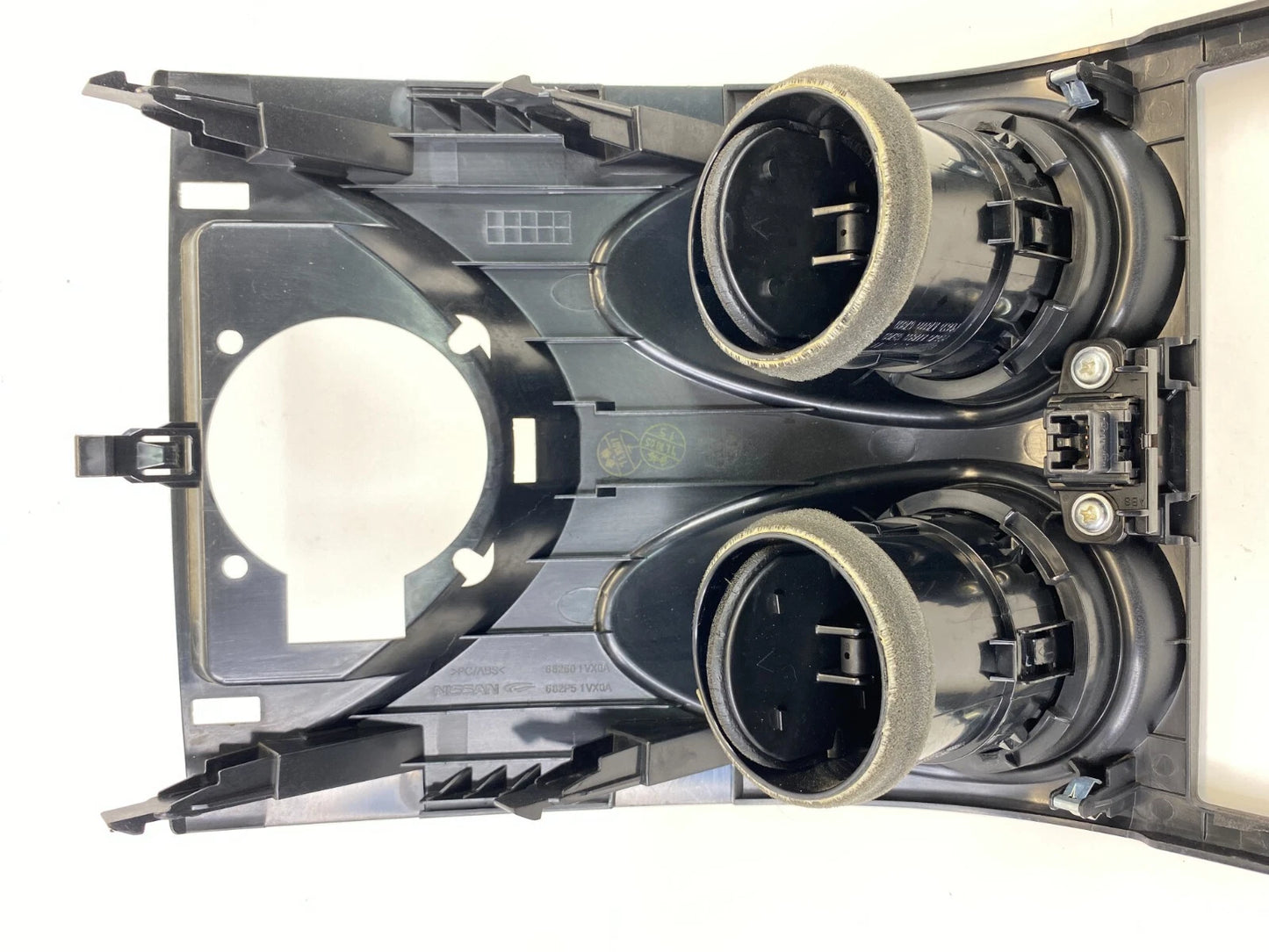 2011-2013 NISSAN ROGUE CENTER DASH RADIO BEZEL TRIM W VENTS BLACK 68260-1VX0A