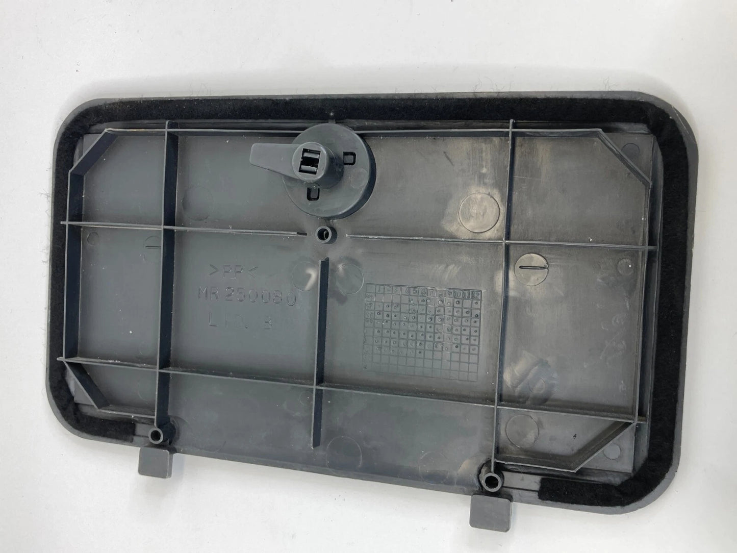 97-04 MITSUBISHI MONTERO SPORT REAR TRUNK LIFTGATE INTERIOR ACCESS COVER CAP OEM